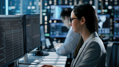 service management and orchestration dashboard with network performance metrics